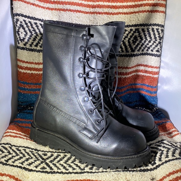 Shoes - NWOT Authentic Winter Combat Boots